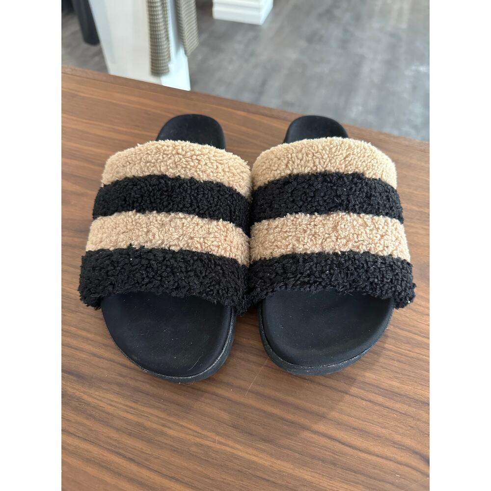 Roam Fuzzy Prism Slides Size 42(12) - image 2